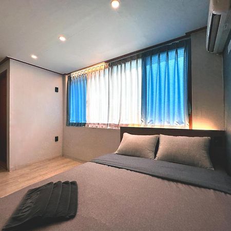 Oyo Rooftop Hostel Seoul Exterior photo